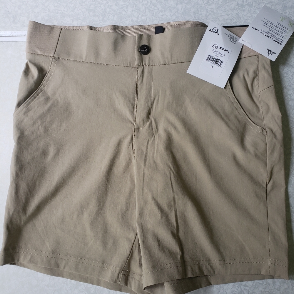 Women's Size 10 Khaki 7" Stretch Shorts NWT